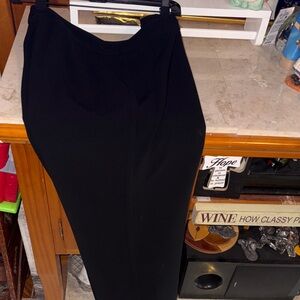 St. John’s Elegant Black Women's pants